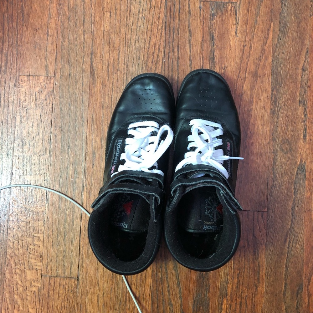 Vintage black Reebok size 6.5